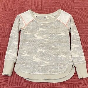 Rip Curl women’s XS Camo grey / coral Crew Neck Sweater